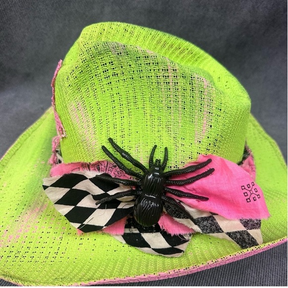 Western Cowboy hat w/ spider & cross bright green & pink straw - Picture 8 of 13